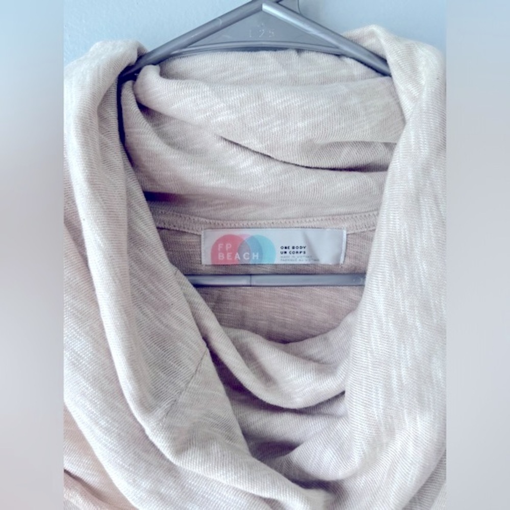 Free People Beach size XS/S Oversized Tan Cocoon cowlneck pullover long sleeve - Picture 6 of 13